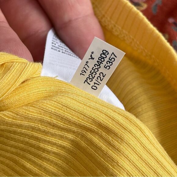 Lot of American Eagle Outfitters - Raw Hem Jean Shorts Halter Tank & Peasant Top - Picture 16 of 16